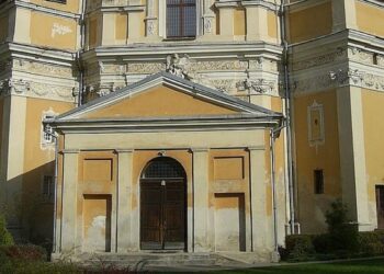 The Church of the Savior is the pearl of the Sapiegi Palace ensemble