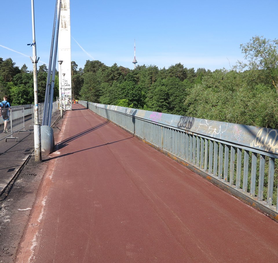 pėsčiųjų tiltas per Nerį į Vingio parką