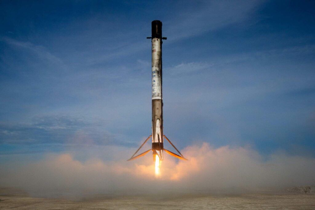 Tarp į kosmosą iškeltų „SpaceX“ palydovų – vilniečių kūrinys