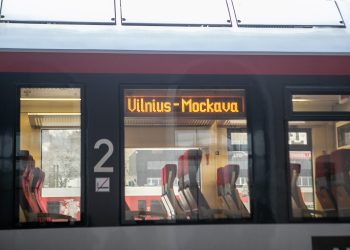 ELTA3668901 Vilnius, 2022 m. Gruodžio 11 d. (ELTA). Vilniaus geležinkelio stoties pirmajame perone išlydėtas pirmas traukinys į Varšuvą. 2022.12.11 11:32:35. Orestas Gurevičius (ELTA)