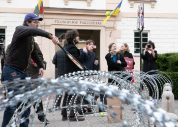 ELTA3918170 Vilnius, 2023 April 28 (ELTA). Protest against the law on the policy of turning away migrants in Daukanta Square. 2023.04.28 13:02:49. Dainius Labutis (ELTA)