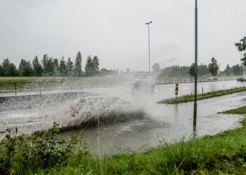 ELTA4120802 Oslas/Stokholmas, rugpjūčio 7 d. (dpa-ELTA). Ekstremalūs orai neaplenkė ir Skandinavijos šalių – čia pranešama apie potvynius, gaisrus ir vandens padarytą žalą. 2023.08.07 16:42:07. EPA-ELTA (ELTA)